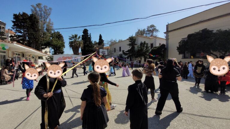 image Σύλλογος Γονέων και Κηδεμόνων 1ου Δημοτικού Μύρινας:  Με επιτυχία πραγματοποιήθηκε η αποκριάτικη γιορτή του Συλλόγου .