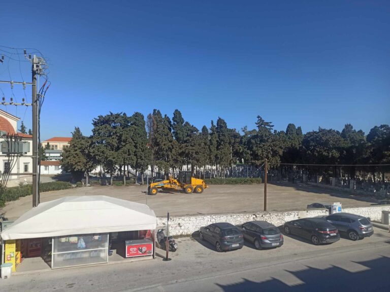 image Ολοκληρώθηκαν οι εργασίες στο πάρκινγκ  Αγίας Τριάδας.(φωτο)