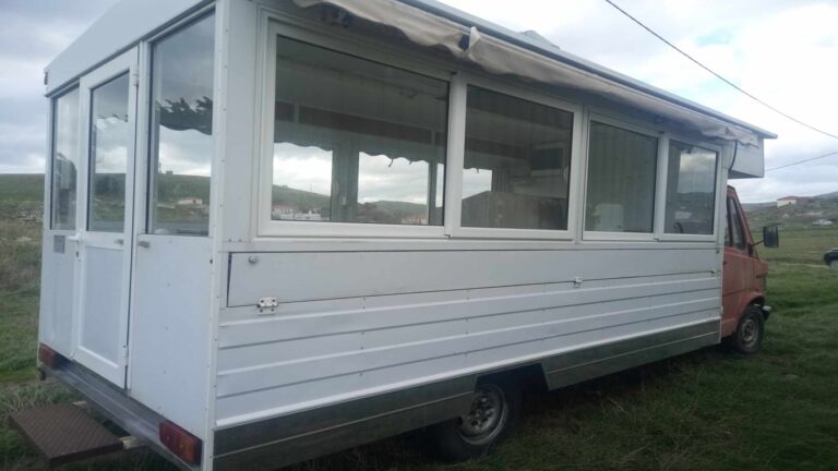 image Λήμνος: Πωλείται αυτοκινούμενη καντίνα με άδεια. (Φωτογραφίες)