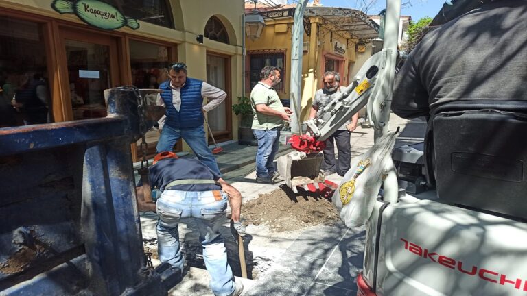 image Εργασίες για νέες “συνδέσεις”  ….. στην κεντρική αγορά της Μύρινας.