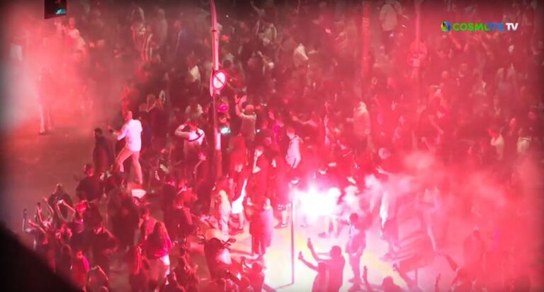 image Xιλιάδες φίλοι του Ολυμπιακού στο Πασαλιμάνι για να γιορτάσουν την πρόκριση στον τελικό του Conference League (video)
