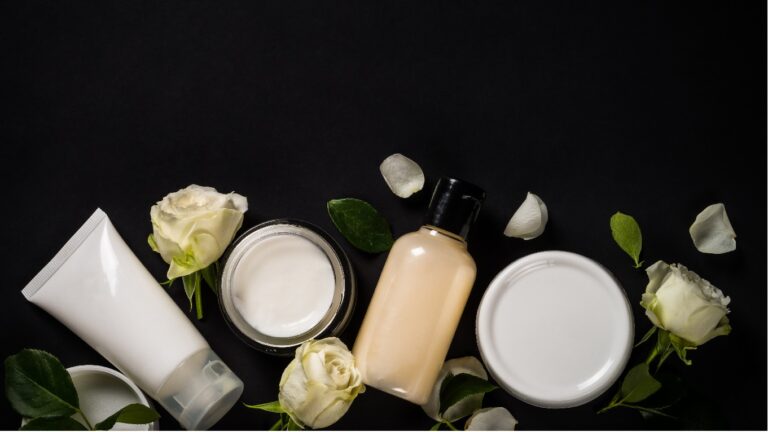 image Τα κορυφαία προϊόντα Apivita, Frezyderm και La Roche Posay σε μοναδικές προσφορές από το online φαρμακείο Carespot