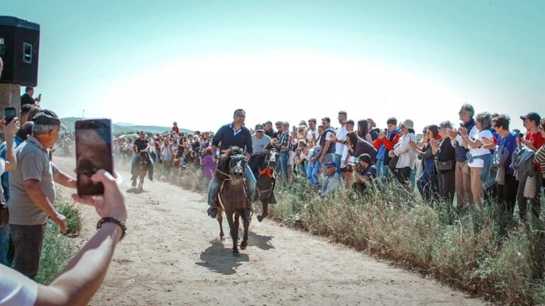 image Στην Καλλιόπη   τίμησαν τον Άι Γιώργη! Αναβίωσαν οι ιπποδρομίες  με μεγάλη προσέλευση.(Φωτορεπορτάζ)