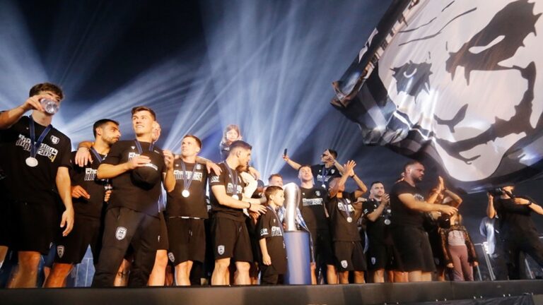 image Ο ΠΑΟΚ πρωταθλητής Ελλάδας – Η φαντασμαγορική απονομή στην Τούμπα με 50.000 οπαδούς(φωτο)