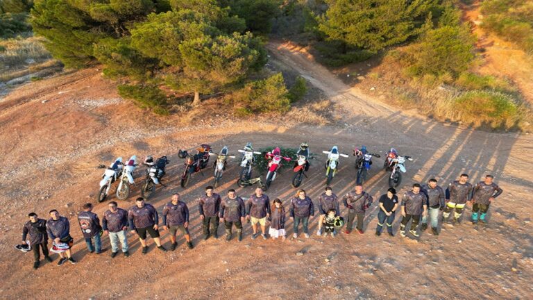 image Ομάδα Πυροπροστασίας με enduro μηχανές στον δήμο Πεντέλης