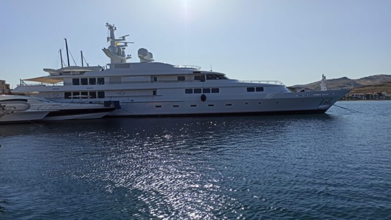 image O Δημήτρης Μελισσανίδης με το Lady VERΑ “έδεσε” στην Μύρινα.(Φώτο)