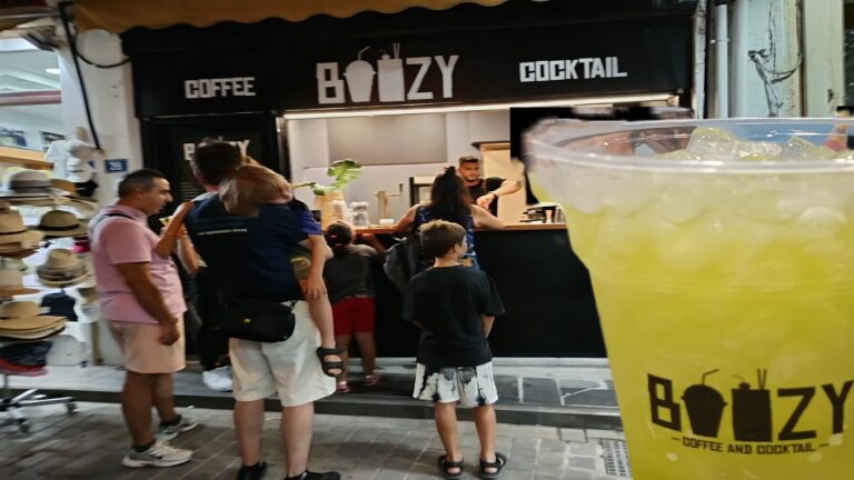 image BOOZY Coffee and Cocktail! “Ήρθε”στην Αγορά της Μύρινας….. για να δροσίσει τις βραδιές σας!