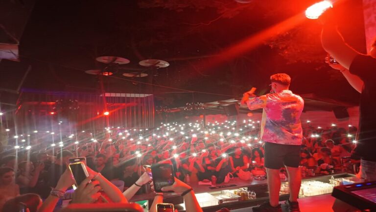 image Λήμνος: Με   sold out  ξεσήκωσε το κοινό ο Τράπερ F.Y. (Βίντεο+φωτο)