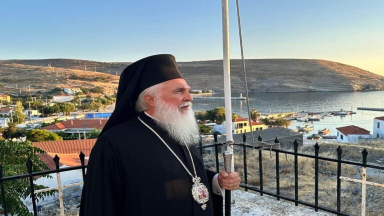 image Επίσκεψη  Σεβασμιότατου κ. Ιερόθεου στον Άγιο Ευστράτιο.