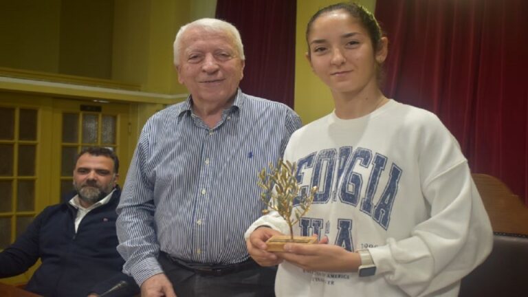 image Κώστας Μουτζούρης : “Μιλένα ευχαριστούμε…”