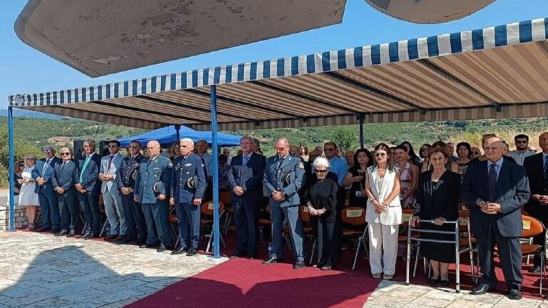 image Στις εκδηλώσεις τιμής και μνήμης στον Δήμο Θερμού ο Κωνσταντίνος Σινάνης.