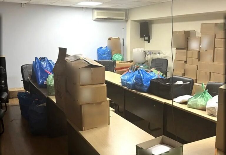 image Νέα υπηρεσία του ΕΟΠΥΥ για αποστολή φαρμάκων κατ’ οίκον: Πώς θα λειτουργήσει, τι χρειάζεται να κάνουν οι ενδιαφερόμενοι