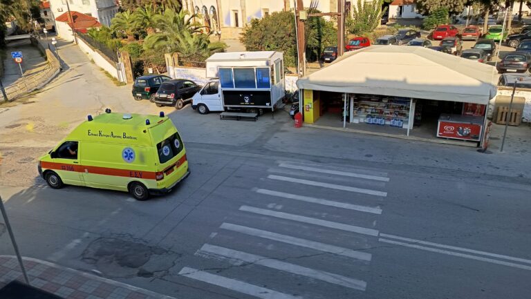 image Συμβαίνει τώρα: άνδρας διακομίσθη στο Γ.Ν.Κ.Υ. Λήμνου χωρίς τις αισθήσεις του. UPDATE: Αεροδιακομιδή για τον 65χρόνο..