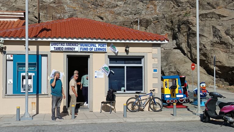 image Λήμνος : Mε αυξημένη προσέλευση οι εκλογές του ΠΑΣΟΚ(Φωτό)