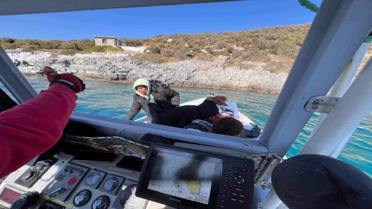 image Ελληνική Ομάδα Διάσωσης Σάμου: Παρά τις δύσκολες καιρικές συνθήκες διέσωσαν εξήντα μετανάστες