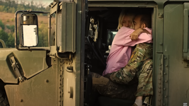 image Αμφιλεγόμενη καμπάνια στρατολόγησης με γυμνά μοντέλα,  στον ουκρανικό στρατό