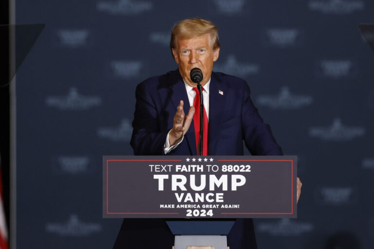 image Ο Τραμπ εστιάζει στη χριστιανική ψήφο: «Το χέρι του Θεού με έσωσε για έναν σκοπό»