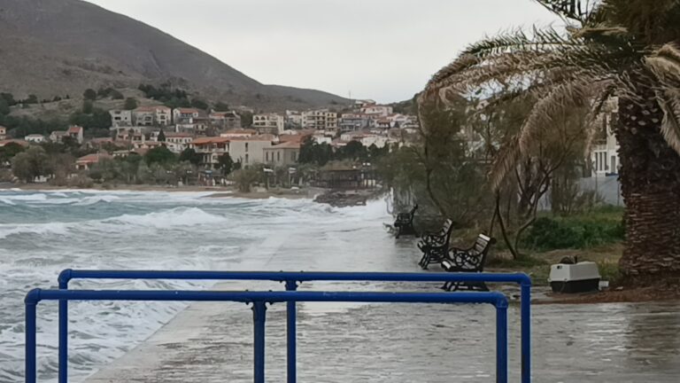 image Προσωρινή διακοπή εργασιών στο Ρωμέικο Γιαλό…..λόγω των ισχυρών ανέμων.(Βίντεο+φωτό)