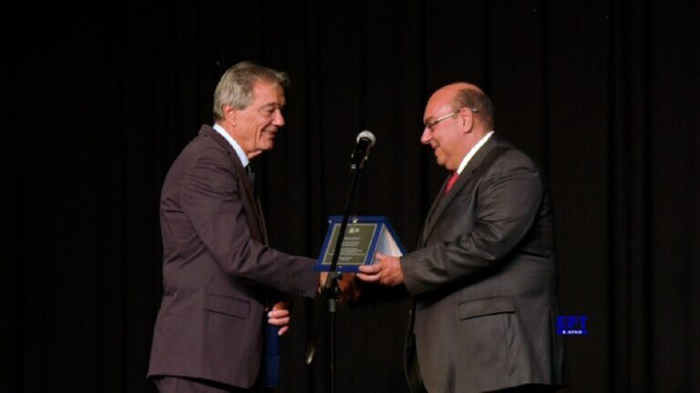 image Επίτιμος Δημότης Δυτικής Λέσβου ο Ν. Σηφουνάκης για την 40χρονη προσφορά του