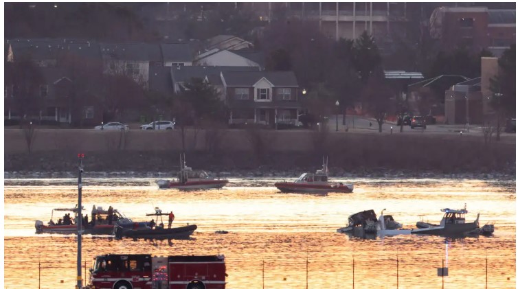 image Ουάσιγκτον: Βρέθηκαν τα μαύρα κουτιά του αεροπλάνου – «Δεν επέζησε κανείς»