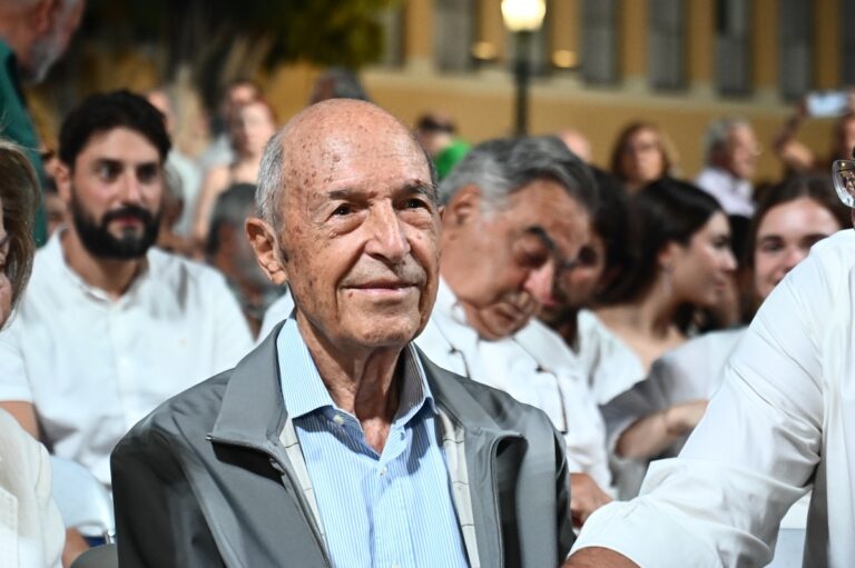 image Κώστας Σημίτης: Λίγα λόγια, πολλά έργα