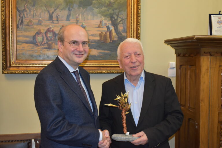 image Στην Περιφέρεια Β. Αιγαίου ο Υπουργός Οικονομικών Κωστής Χατζηδάκης.