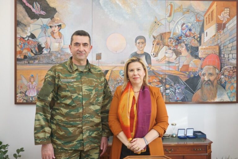 image Ο νέος Διοικητής της 88 ΣΔΙ Ταξίαρχος Πασχάλης Φιλούσης στο Δημαρχείο Λήμνου..