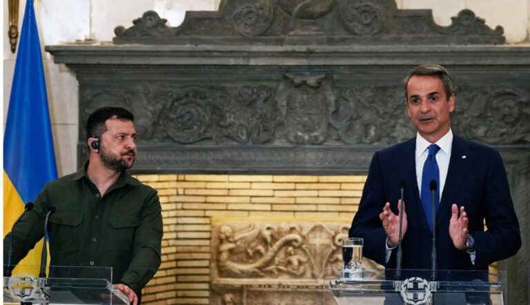 image Τηλεφωνική επικοινωνία Μητσοτάκη – Ζελένσκι: Δεν υπάρχει λύση για την Ουκρανία χωρίς την Ουκρανία, είπε ο πρωθυπουργός