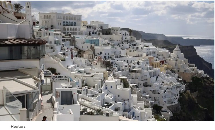 image Σεισμοί στη Σαντορίνη: Απανωτές δονήσεις τα ξημερώματα – «Έχουμε δρόμο μπροστά μας» λέει ο Άκης Τσελέντης