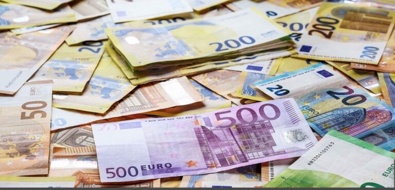 image Αυτά είναι τα τρία χαρτονομίσματα του ευρώ που θα χάσουν την αξία τους μέσα στο 2025