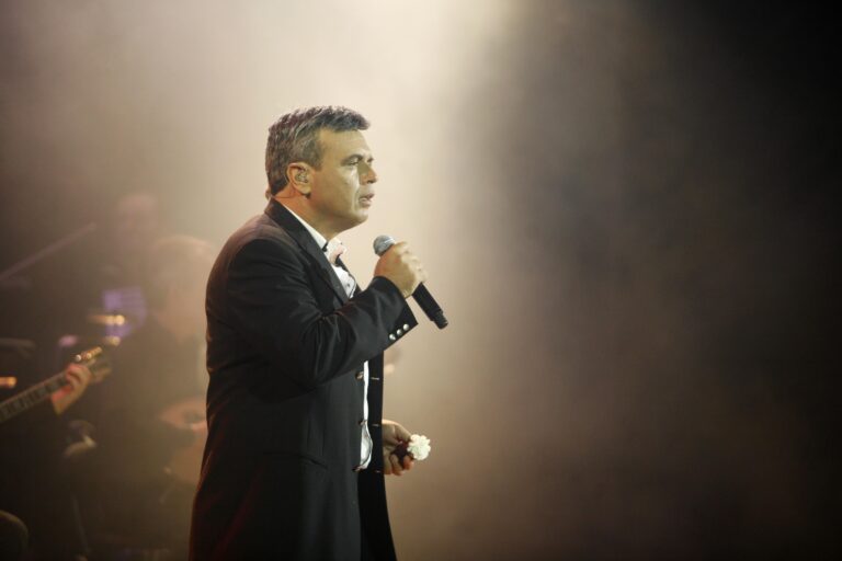 image Έφυγε ο Μανώλης Λιδάκης…..θλίψη στον καλλιτεχνικό κόσμο