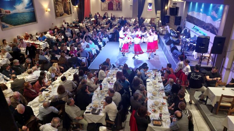 image O.Λ.ΣΥ.: Δεν “έπεφτε καρφίτσα” στην ετήσια χοροεσπερίδα . Ευχαριστίες απο το Δ.Σ.