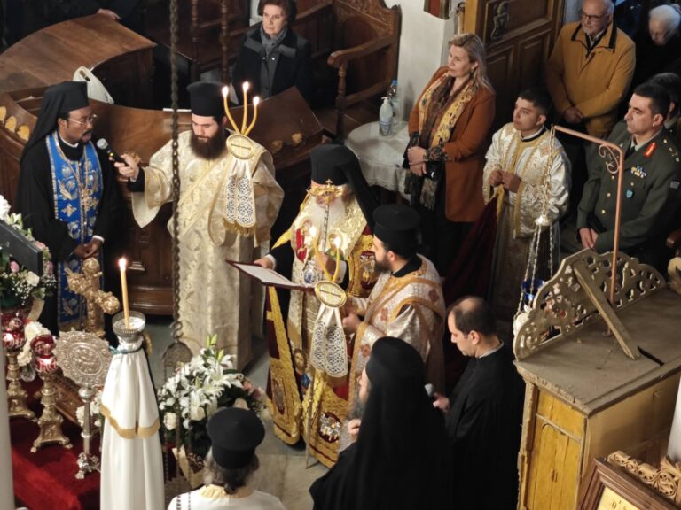 image Λήμνος: Με συγκίνηση και  σε κατανυκτικό κλίμα  η υποδοχή του Τιμίου Ξύλου.(Βίντεο+φωτο)