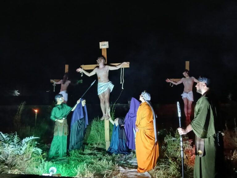 image Αναβίωσε στο Μούδρο  η αναπάρασταση του Θείου Δράματος. (φωτο)