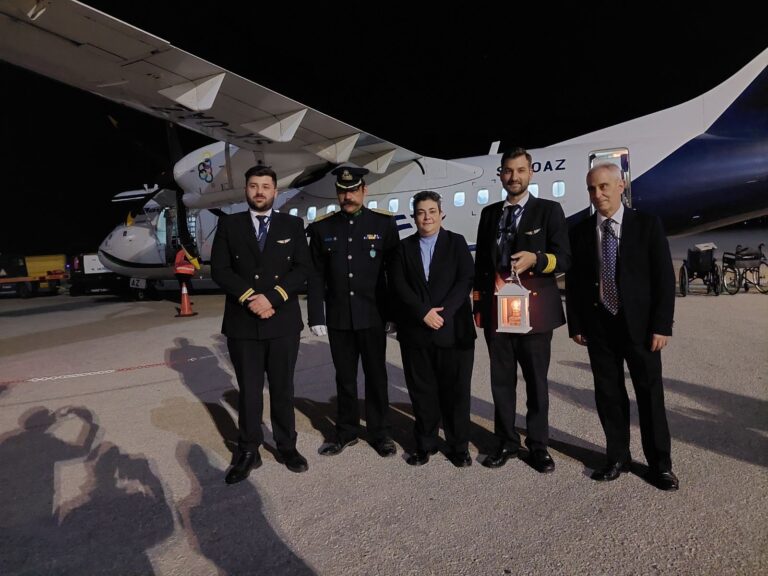 image Στην Λήμνο  το Άγιο Φως- Με επισημότητα η άφιξη στο “Ήφαιστος” -Δείτε βίντεο