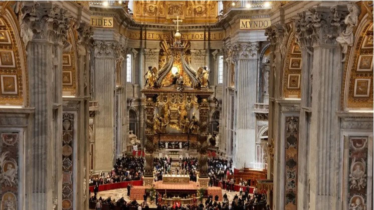 image Κηδεία Πάπα Φραγκίσκου: Ποιος θα κάτσει και πού – Με αλφαβητική σειρά τα καθίσματα και με αυστηρό dress code