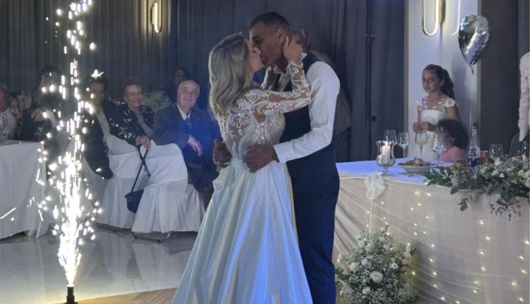 image Παντρεύτηκε ο  άσσος του “Κεραυνού”  Δήμος Μανουσάκης.