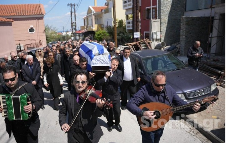 image Η Λέσβος αποχαιρέτησε τον Δημήτρη Βουνάτσο.