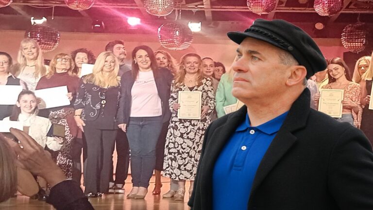 image ο Λημνιός ποιητής Κωνσταντίνος Μπακλατζής παρέλαβε τα βραβεία του 13ου λογοτεχνικού διαγωνισμού του ομίλου για την UNESCO.