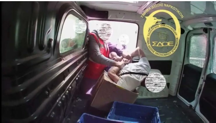image Καρτέλ ναρκωτικών «έσπρωχνε» μεγάλες ποσότητες κάνναβης από την Ταϊλάνδη – Καρέ καρέ η σύλληψη του «αρχηγού» με στέλεχος του ΣΔΟΕ σε ρόλο «κούριερ»