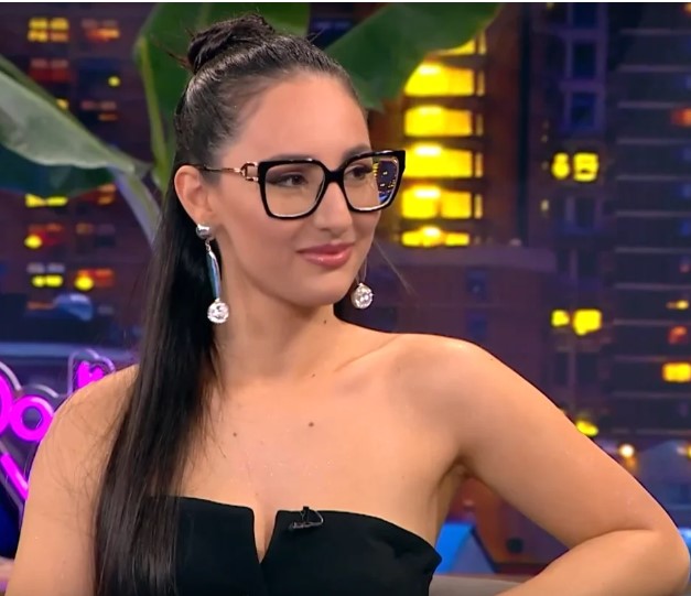 image Βάζει κάτω και την Τούνη: Αυτές είναι οι φωτογραφίες της Klavdia με μαγιό που αναστατώνουν το διαδίκτυο (pics)