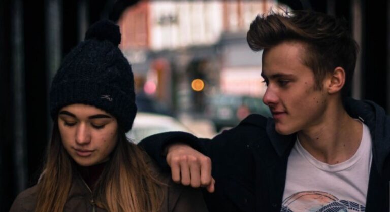 image Το αγόρι σου και το  bare minimum.