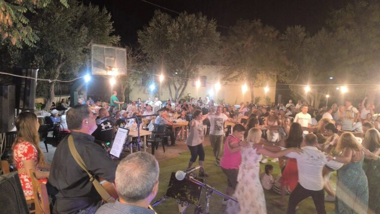 image Πολιτιστικός Σύλλογος Δάφνης, πανηγύρι την Δευτέρα 30 Ιουνίου, στον  προαύλιο χώρο του σχολείου.