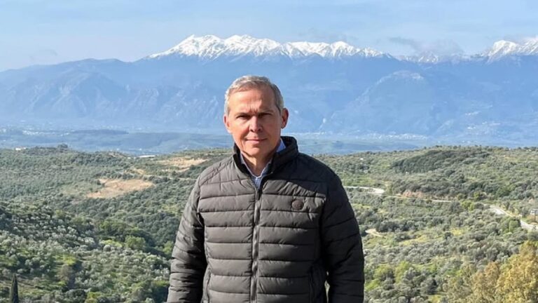 image Λήμνος- 8 Οκτωβρίου : O Υφυπουργός Εθ. Αμύνας Αθ. Δαβάκης εκπρόσωπος Κυβέρνησης. Σε χώρο έκπληξη το επίσημο γεύμα.