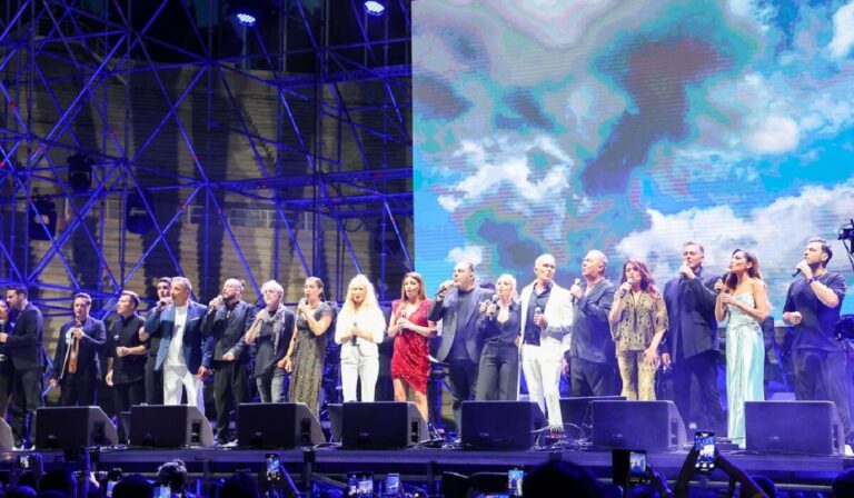 image «Καλησπέρα και καλή βραδιά…» – Μια νύχτα για τον Βασίλη Καρρά, “σεισμός” στην σκηνή με Στέλιο Ρόκκο.(Βίντεο)