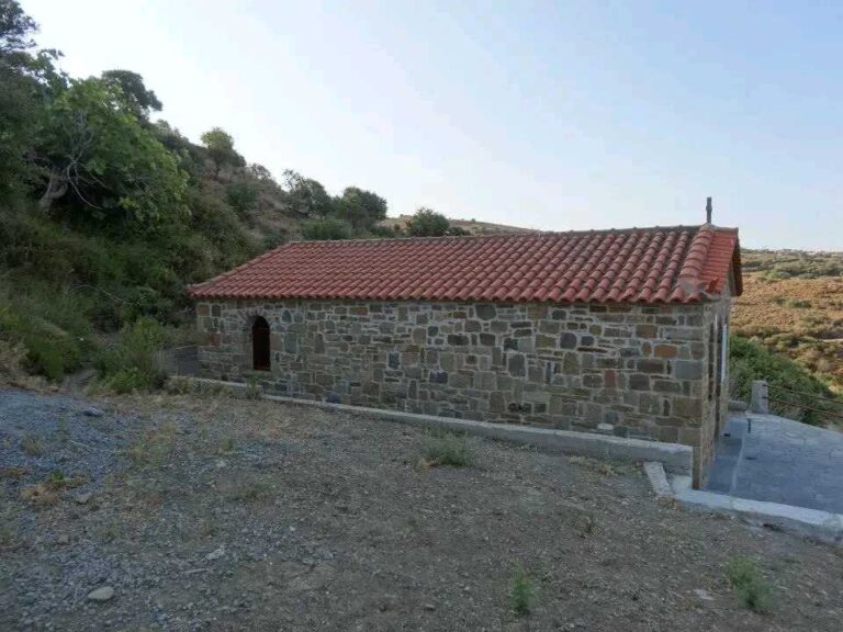 image Πανηγυρίζει το ιερό εξωκκλήσι των Αγίων Μαρτύρων Κυρήκου και της Μητρός αυτού Ιουλλίττας της ενορίας των Σαρδών .