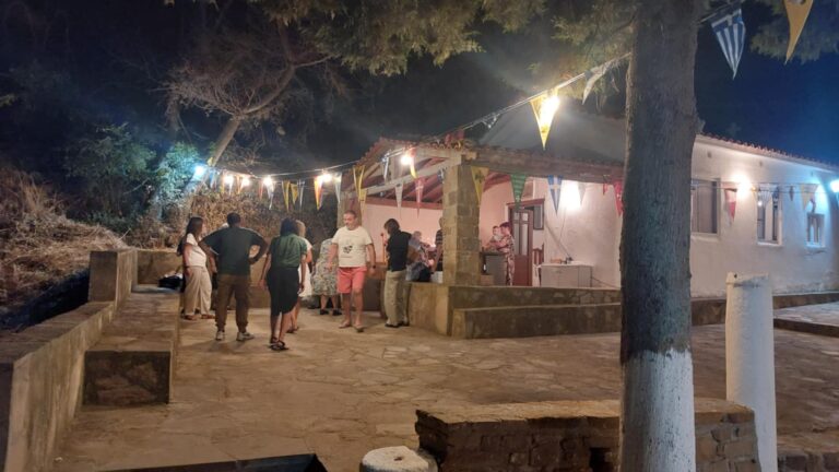 image Πανηγυρικός  εσπερινός στην Αγία Κυριακή .