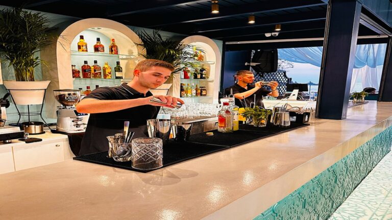 image ΑΜΟS,  DJ Kostas Traikos, Τετάρτη 2 Ιουλίου!Οι καλοκαιρινές νύχτες αποκτούν νόημα!