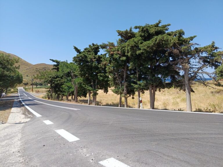 image Σε εξέλιξη η διαγράμμιση του επαρχιακού δικτύου Λήμνου.