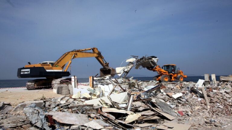 image “Ξηλώνονται” 6.000 αυθαίρετες κατασκευές σε παραλίες –  Τέσσερις στην Λήμνο.